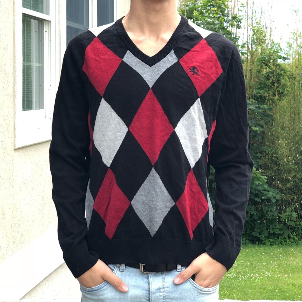 Express V-Neck Argyle Sweater